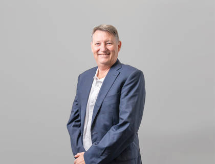 Darren Wall - $Especialista de Soporte al Cliente, APAC
