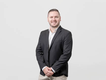 Joshua Bryant - $Gerente Global Planificación de la Producción