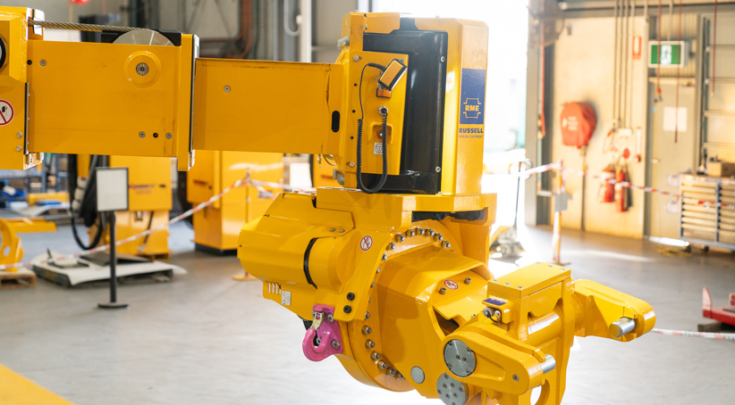 The new RUSSELL All-Reach Grapple built for RUSSELL 7-axis Mill Relining Machines
