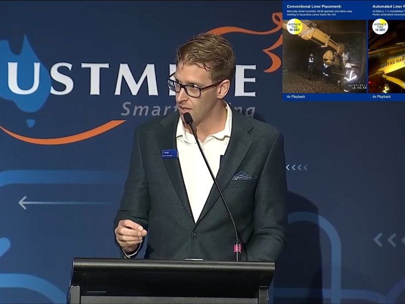 GG de Ingeniería de RME, Simon Thompson, presentando en el Escenario de la Innovación Minera Austmine