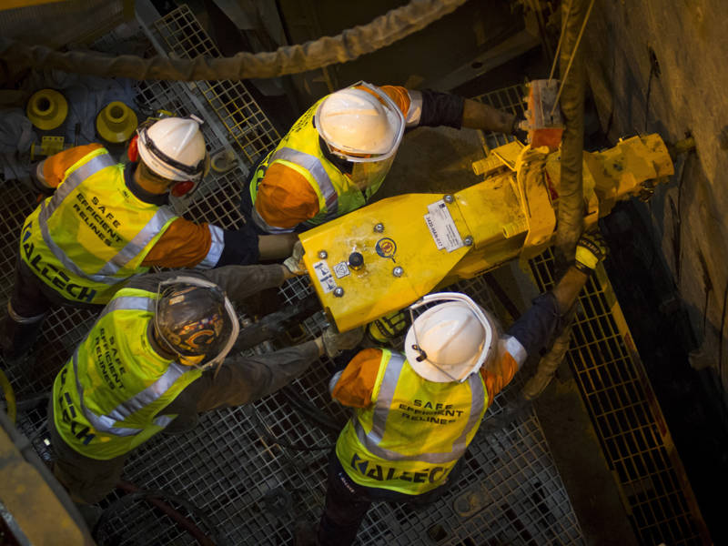 Mill Relining Crews Using a THUNDERBOLT Recoilless Hammer