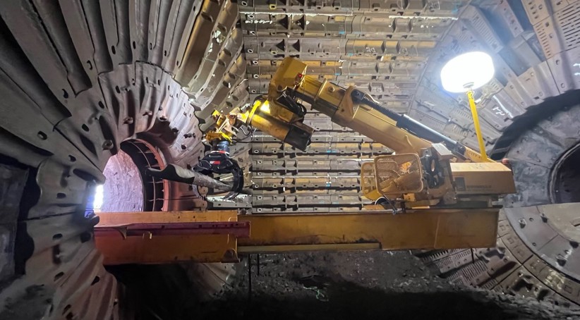 Máquina para Revestir Molinos RUSSELL con accesorio para el cabezal RUSSELL Claw